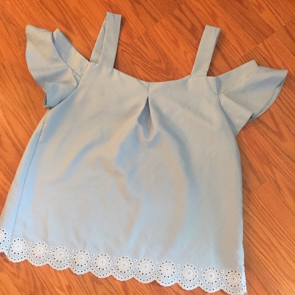 NWOT Blue & White Eyelet Off Shoulder Top Size L - Picture 5 of 8